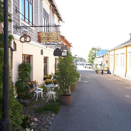 Hotel Villa Antonius Naantali Extérieur photo